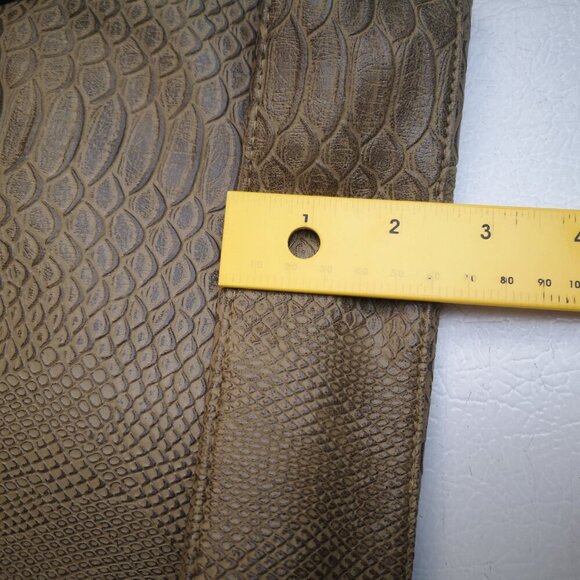 mark. (Avon Product) Sage Green Crocodile Pattern Faux Leather Lined Handbag - Picture 9 of 10